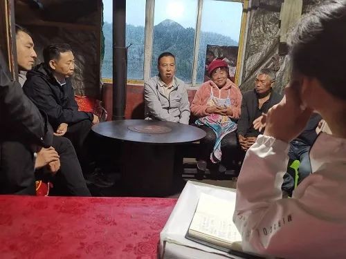 成仁到镇雄县以古镇蹲点式调研督导脱贫群众增收工作