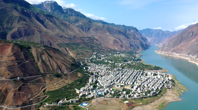 【伟大变革 非凡十年】“我家就在岸上住”系列报道第五集：金沙江畔金果飘香