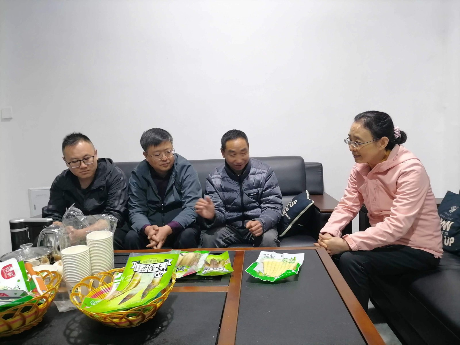 彭霓到大关县玉碗镇石灰村和木杆镇漂坝村调研乡村振兴情况