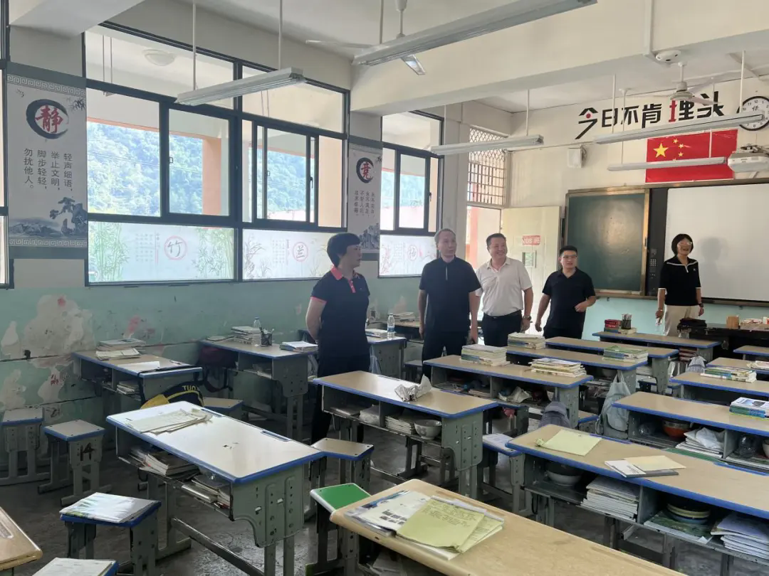 申琼到盐津县调研督导校园安全工作