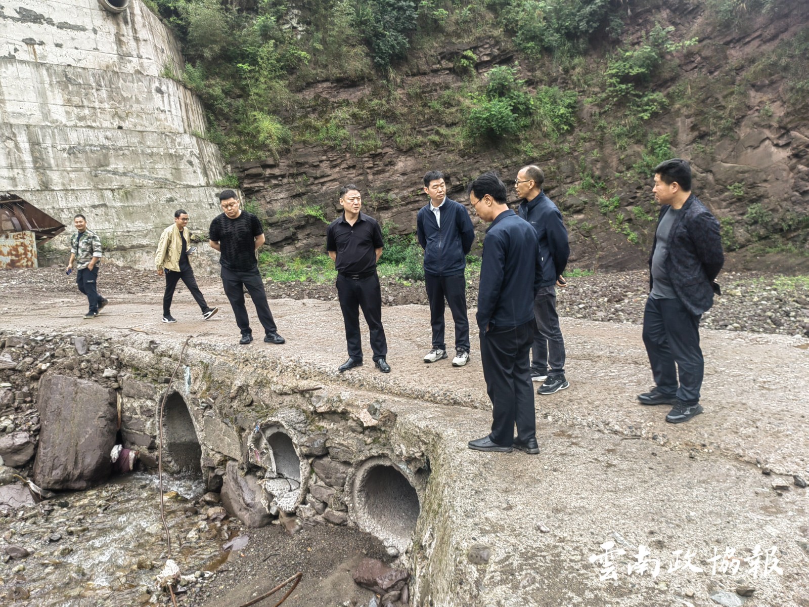 彝良｜县政协通过院坝协商推进河道治理