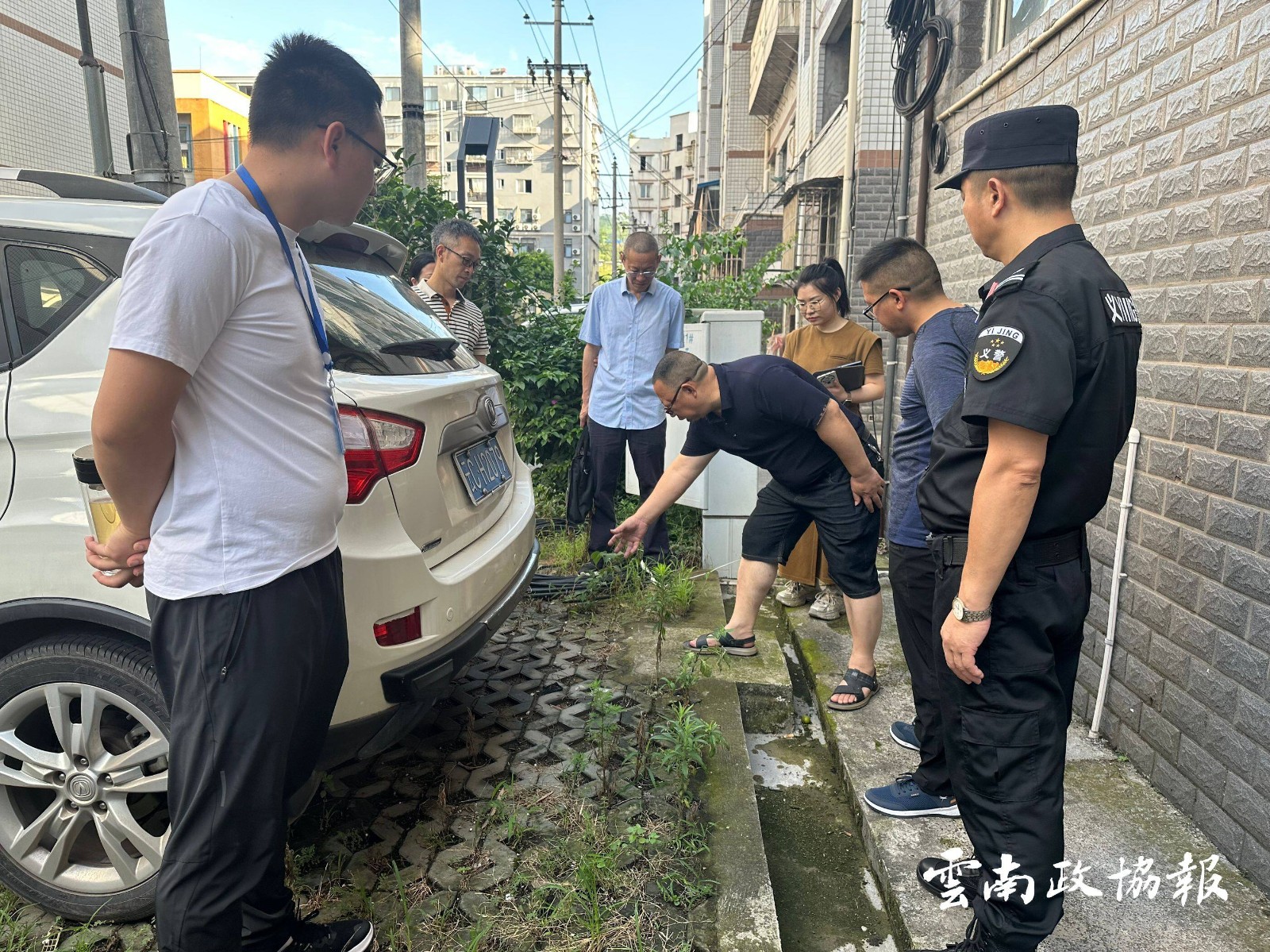 水富｜市政协通过院坝协商共解社区排污难题