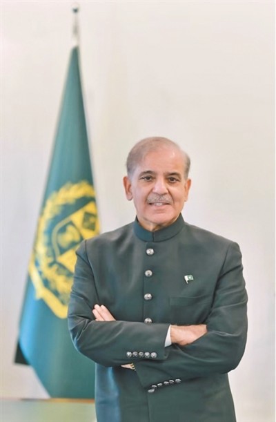 巴基斯坦总理人民日报撰文：风雨同舟、命运与共